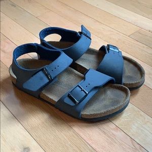 Boys Navy Birkenstock sz 36 / Youth 3